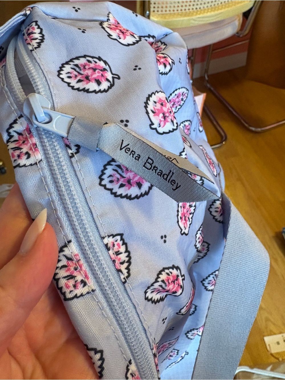 NWT Vera Bradley Ripstop Packable Duffel Bag in Light Blue Magnifique Leaf - Picture 5 of 7